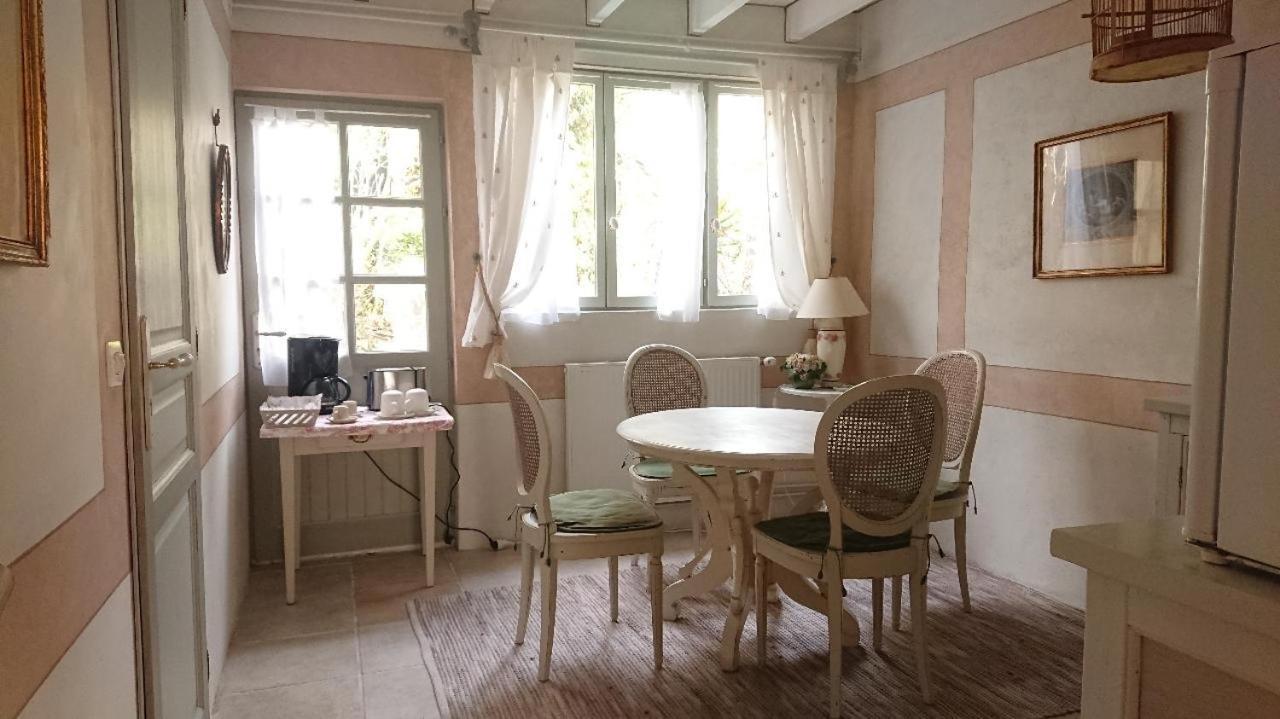 A L'Ombre Du Tilleul Apartman Giverny Kültér fotó